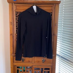 Black women's Uniqlo heattech turtleneck